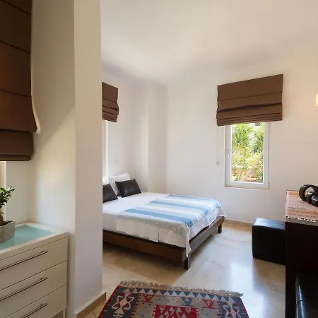 Hideaway Penthouse Апартаменты *