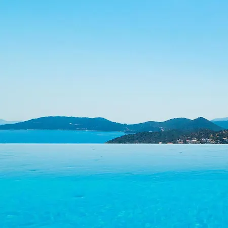 Hideaway Penthouse Апартаменты *