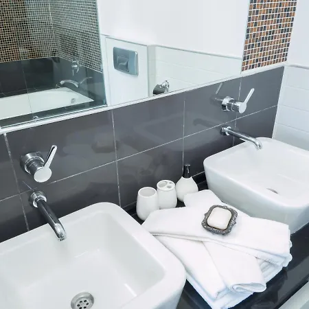 Апартаменты Hideaway Penthouse *