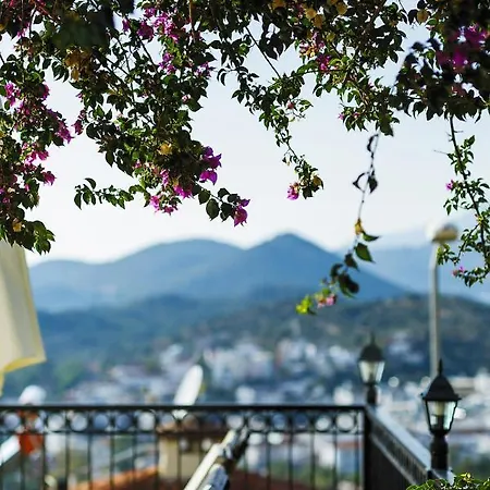 Hideaway Penthouse Апартаменты