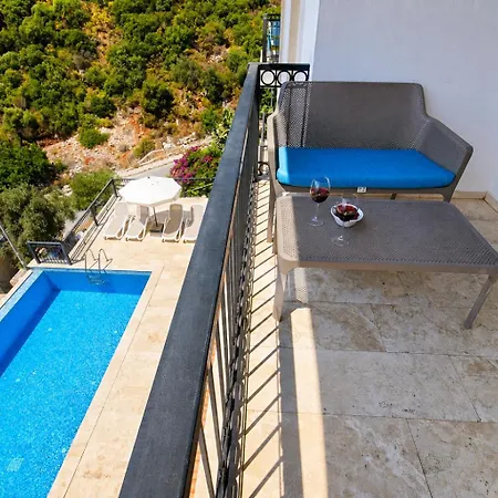 Hideaway Penthouse Apartment *